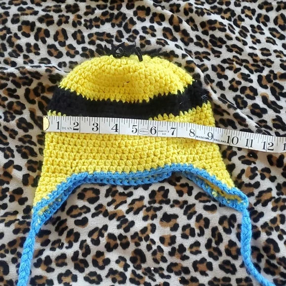 2 Minion beanies - Picture 4 of 7